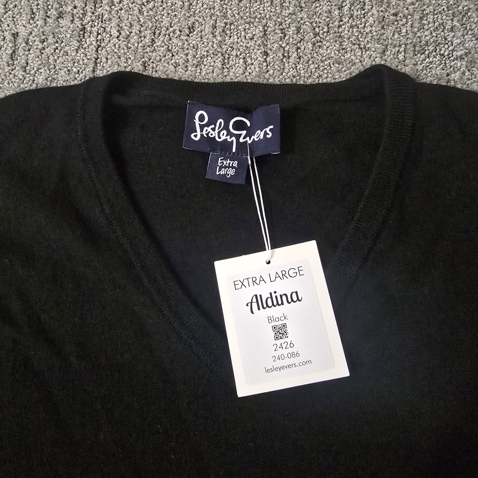 Lesley Evers Aldina Tee Black Sweater Size Xl Nwt Flawed — image 2 of 7